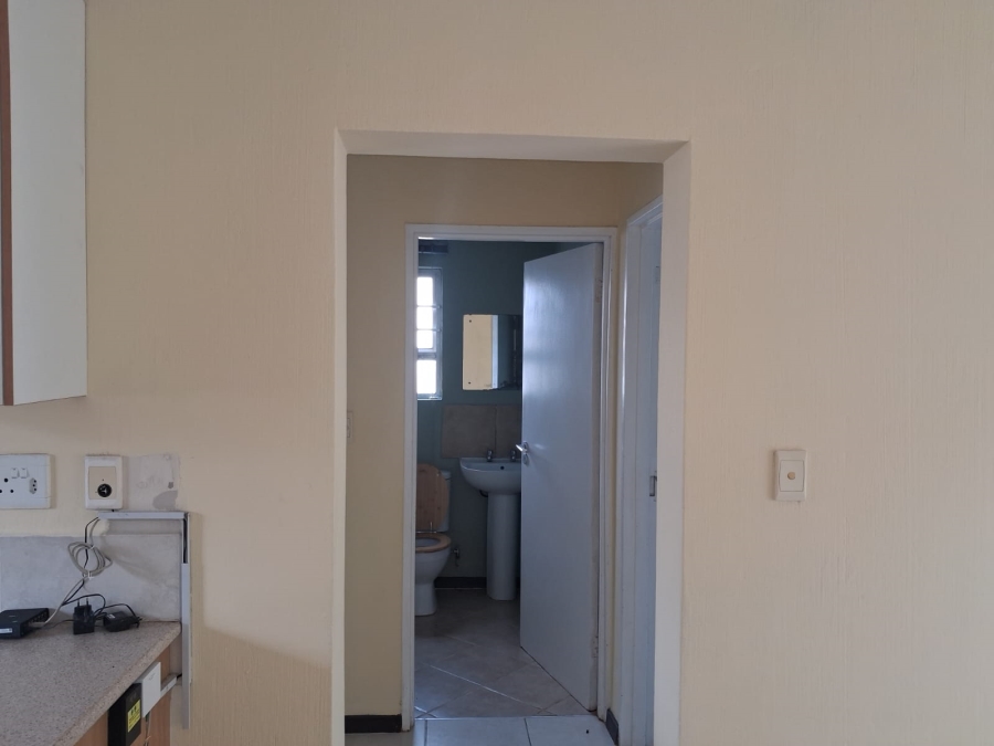 To Let 2 Bedroom Property for Rent in Beacon Bay North Eastern Cape